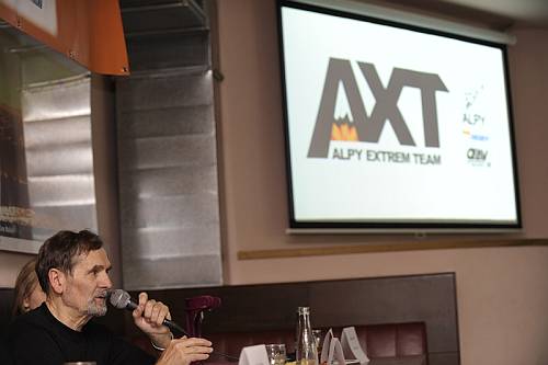 Jednatel spolenosti ALPY Ladislav Jirsko zahajuje tiskovou konferenci
