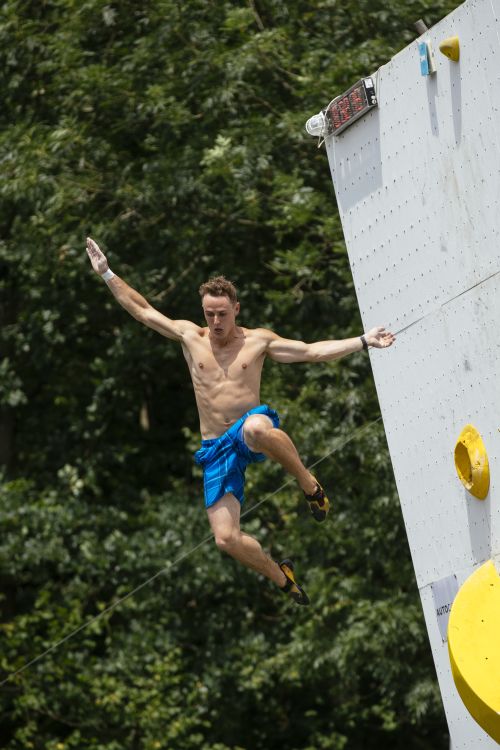Boulder nad vodou